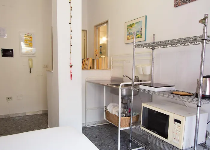 Private Room, Kitchen Corner And Balcony * Bari